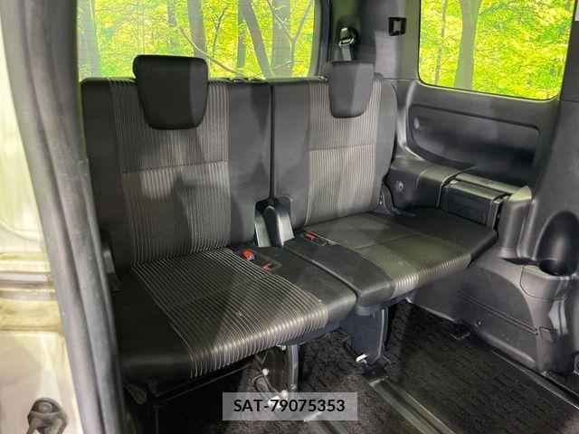 Toyota VOXY 2019-04 7964186-9