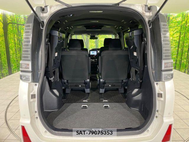 Toyota VOXY 2019-04 7964186-10