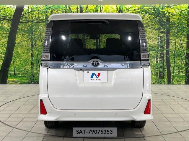 Toyota VOXY 2019-04 7964186-15