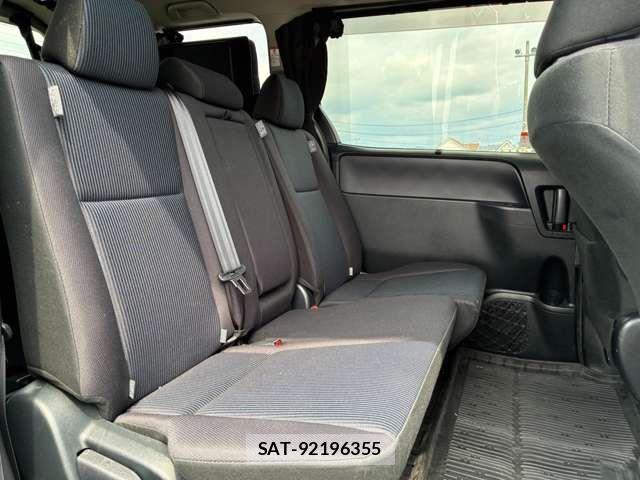 Toyota VOXY 2017-06 7964189-12