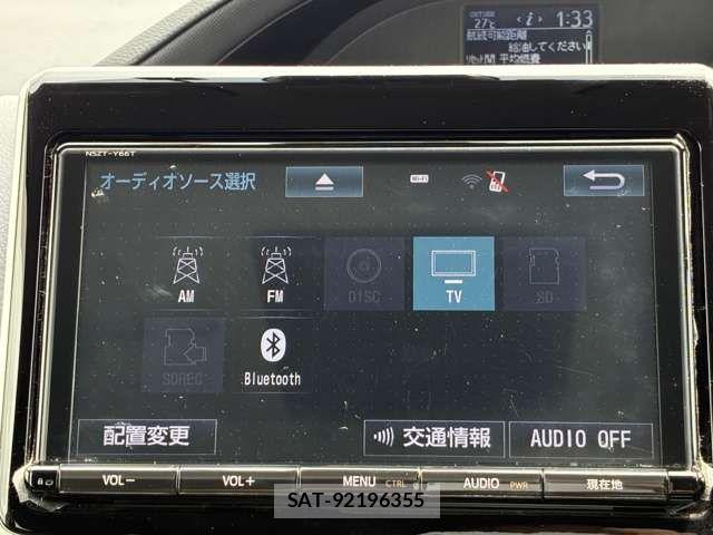 Toyota VOXY 2017-06 7964189-5