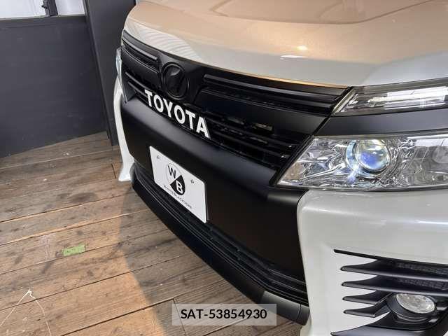 Toyota VOXY 2016-01 7964187-10