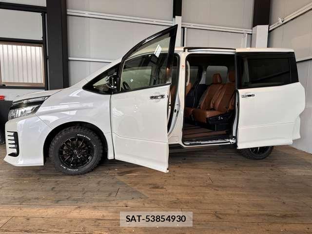 Toyota VOXY 2016-01 7964187-14