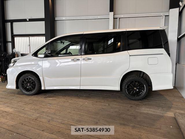 Toyota VOXY 2016-01 7964187-15