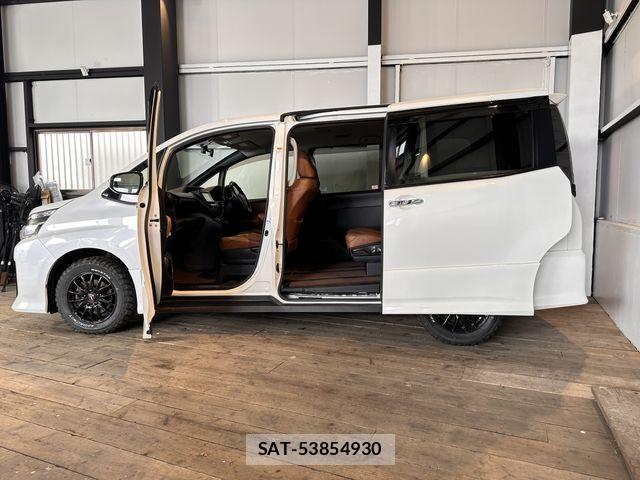 Toyota VOXY 2016-01 7964187-16
