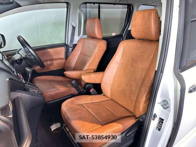 Toyota VOXY 2016-01 7964187-1