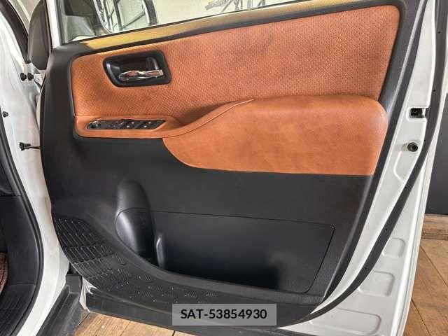 Toyota VOXY 2016-01 7964187-5