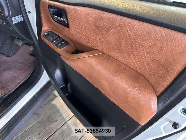 Toyota VOXY 2016-01 7964187-6