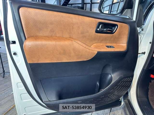 Toyota VOXY 2016-01 7964187-7