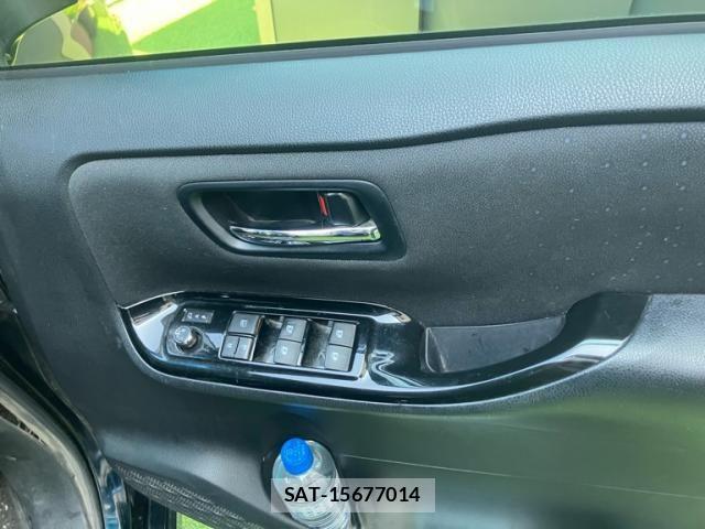 Toyota VOXY 2015-02 7981390-10