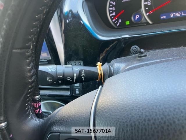 Toyota VOXY 2015-02 7981390-17
