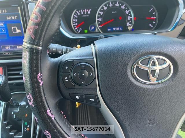 Toyota VOXY 2015-02 7981390-18