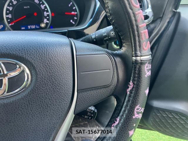 Toyota VOXY 2015-02 7981390-19
