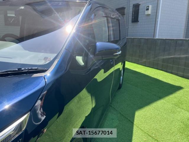 Toyota VOXY 2015-02 7981390-3