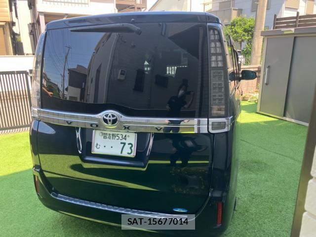 Toyota VOXY 2015-02 7981390-6