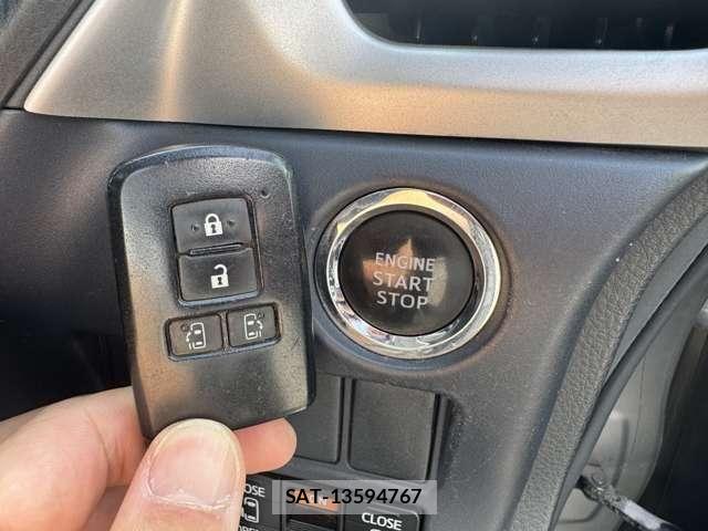 Toyota VOXY 2015-10 7981389-16