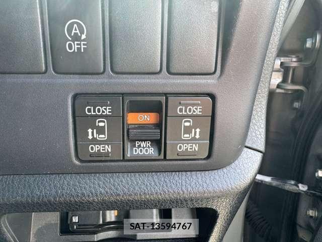 Toyota VOXY 2015-10 7981389-17