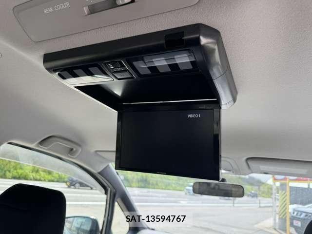 Toyota VOXY 2015-10 7981389-22