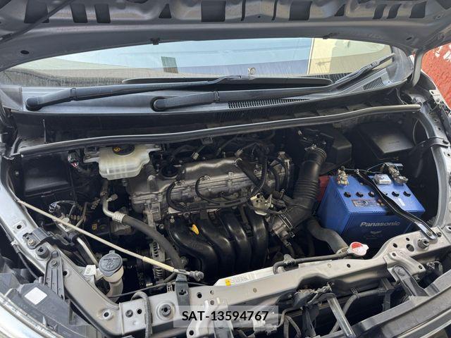 Toyota VOXY 2015-10 7981389-28