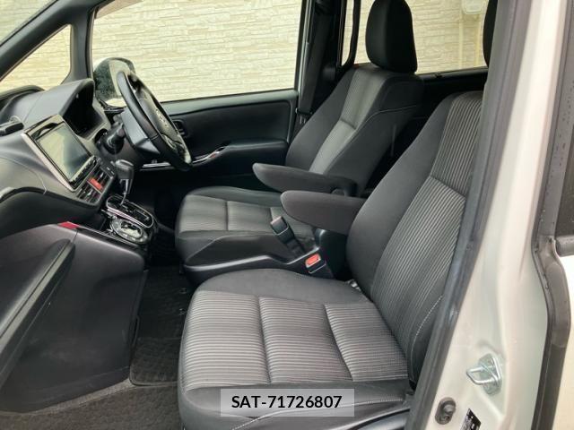 Toyota VOXY 2020-10 7981387-9