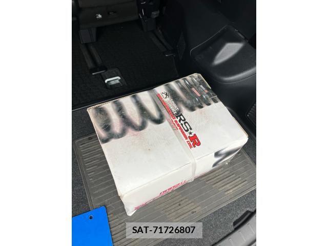 Toyota VOXY 2020-10 7981387-26