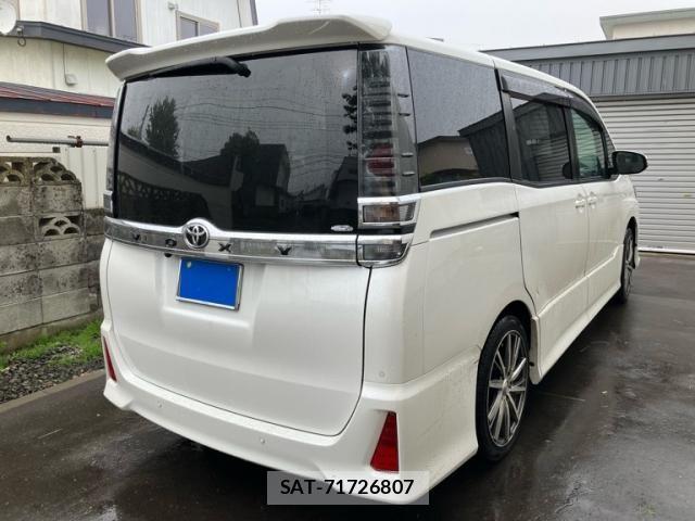 Toyota VOXY 2020-10 7981387-4