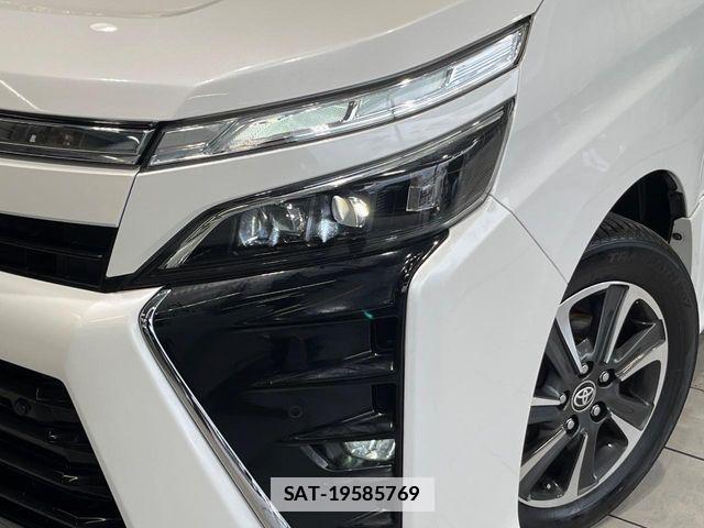 Toyota VOXY 2020-04 7981385-12