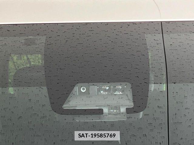 Toyota VOXY 2020-04 7981385-2