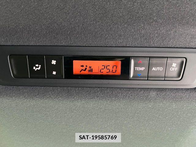 Toyota VOXY 2020-04 7981385-6