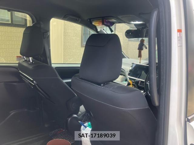 Toyota VOXY 2019-08 7981388-10