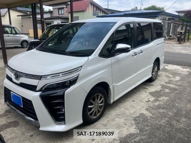 Toyota VOXY 2019-08 7981388-1