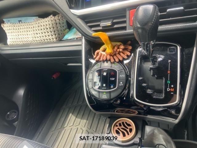 Toyota VOXY 2019-08 7981388-23