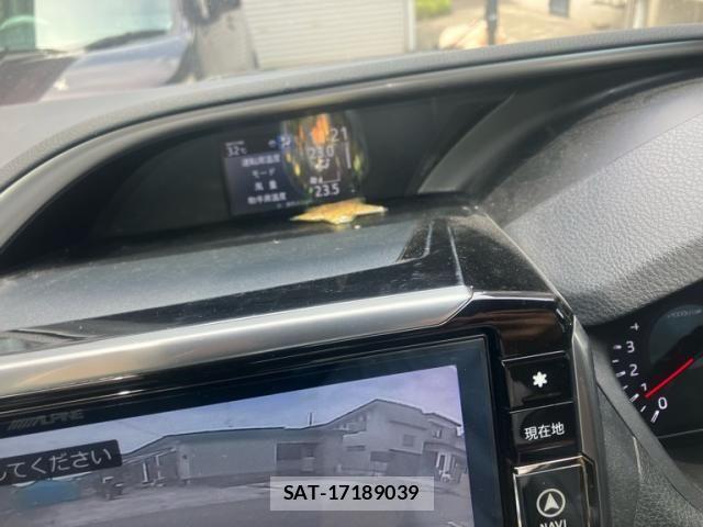 Toyota VOXY 2019-08 7981388-26