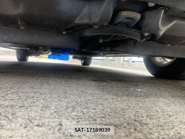 Toyota VOXY 2019-08 7981388-2