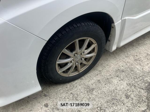 Toyota VOXY 2019-08 7981388-3