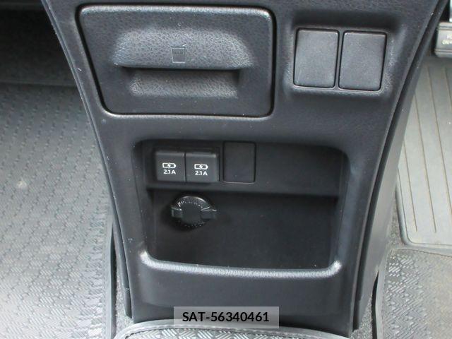 Toyota VOXY 2021-04 7981386-11