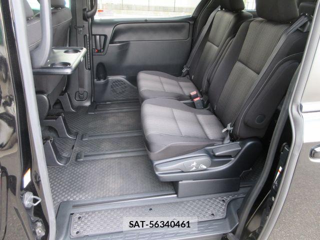 Toyota VOXY 2021-04 7981386-13