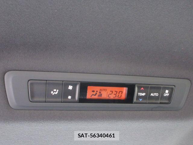 Toyota VOXY 2021-04 7981386-14