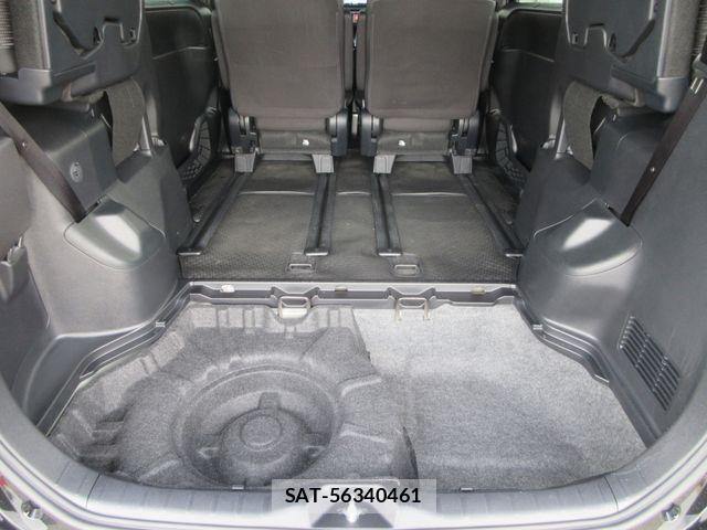Toyota VOXY 2021-04 7981386-18