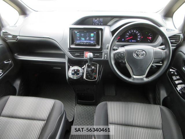 Toyota VOXY 2021-04 7981386-1