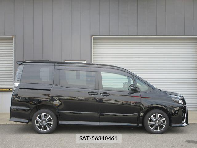 Toyota VOXY 2021-04 7981386-21