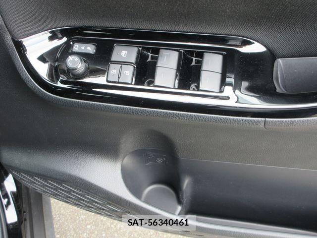 Toyota VOXY 2021-04 7981386-25
