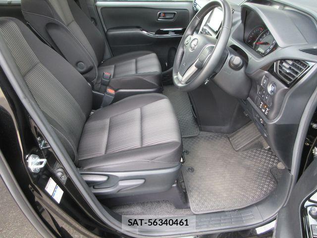Toyota VOXY 2021-04 7981386-27