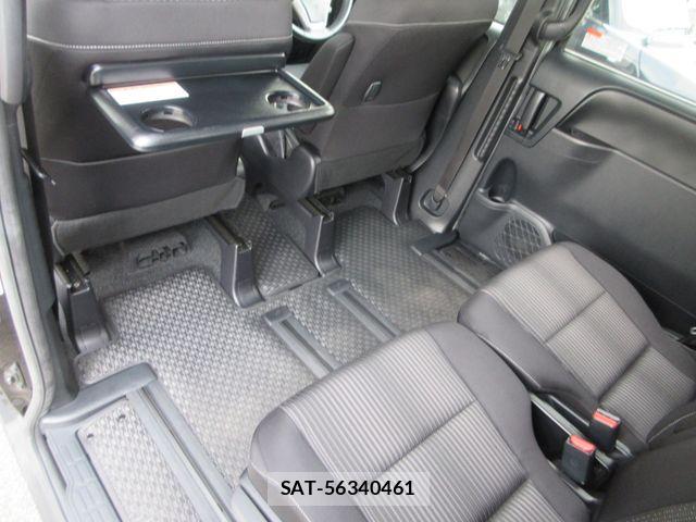 Toyota VOXY 2021-04 7981386-28