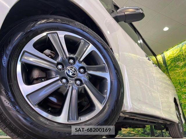 Toyota VOXY 2019-02 8038869-13