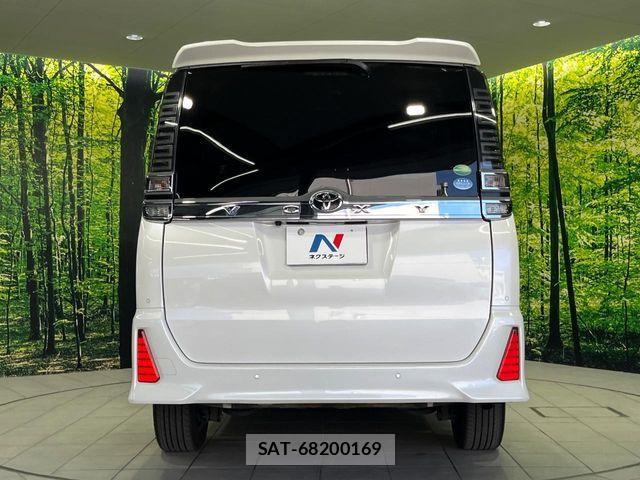 Toyota VOXY 2019-02 8038869-15
