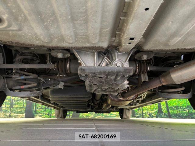 Toyota VOXY 2019-02 8038869-18