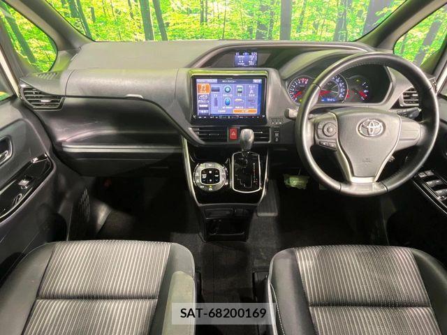 Toyota VOXY 2019-02 8038869-1