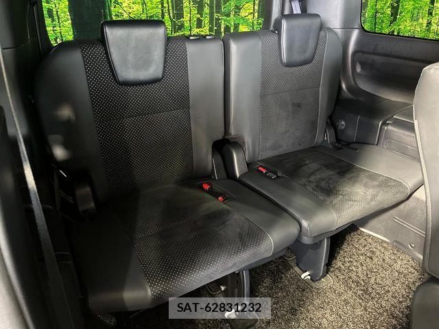 Toyota VOXY 2021-07 8038868-9