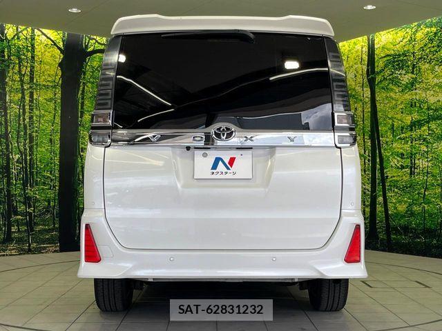 Toyota VOXY 2021-07 8038868-15